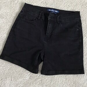 Wallflower Women's Dark Jean Shorts